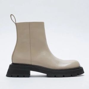 Zara Low-Heeled Lug Sole Leather Ankle boots - size 37 (6.5)